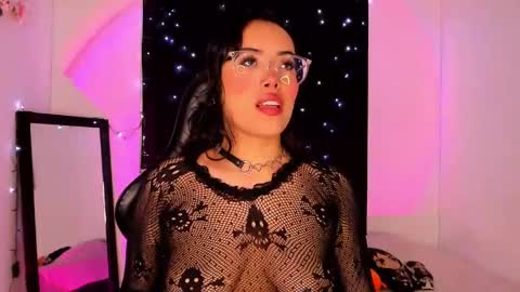 Snapshot of poison_willow chatting on 01.30.25 Willow Hours 12pm to 630pm Colombian time FRIDAY AND SUNDAY FREE DAYS online show from 01.30.25