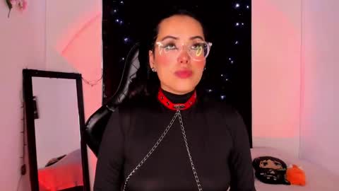 Snapshot of poison_willow chatting on 02.05.25 Willow Hours 12pm to 630pm Colombian time FRIDAY AND SUNDAY FREE DAYS online show from 02.05.25