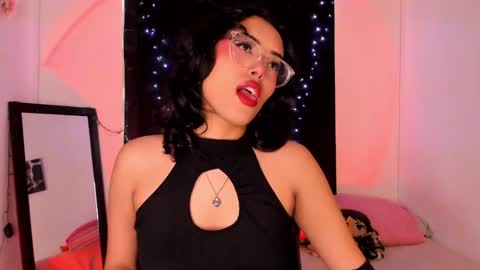 Snapshot of poison_willow chatting on 02.19.25 Willow Hours 12pm to 630pm Colombian time FRIDAY AND SUNDAY FREE DAYS online show from 02.19.25