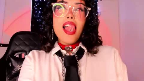 Snapshot of poison_willow chatting on 03.01.25 Willow Hours 12pm to 630pm Colombian time FRIDAY AND SUNDAY FREE DAYS online show from 03.01.25