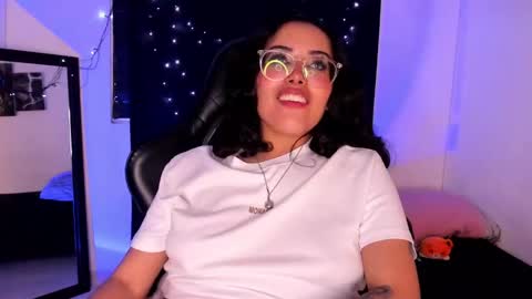 Snapshot of poison_willow chatting on 03.04.25 Willow Hours 12pm to 630pm Colombian time FRIDAY AND SUNDAY FREE DAYS online show from 03.04.25