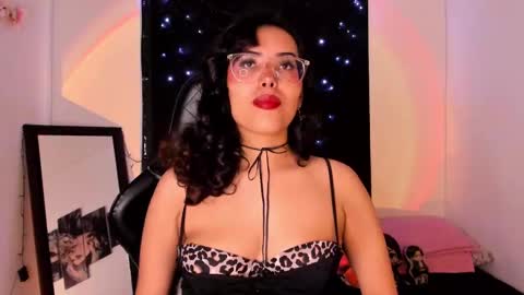 Snapshot of poison_willow chatting on 03.10.25 Willow Hours 12pm to 630pm Colombian time FRIDAY AND SUNDAY FREE DAYS online show from 03.10.25