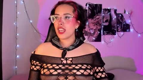Snapshot of poison_willow chatting on 09.22.25 Willow Hours 12pm to 630pm Colombian time FRIDAY AND SUNDAY FREE DAYS online show from 09.22.25