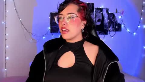 Snapshot of poison_willow chatting on 10.01.25 Willow Hours 12pm to 630pm Colombian time FRIDAY AND SUNDAY FREE DAYS online show from 10.01.25