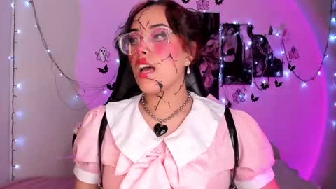 Snapshot of poison_willow chatting on 10.29.25 Willow Hours 12pm to 630pm Colombian time FRIDAY AND SUNDAY FREE DAYS online show from 10.29.25