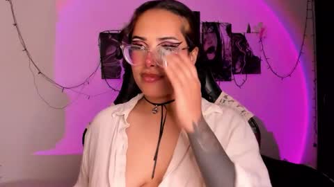 Snapshot of poison_willow chatting on 11.26.25 Willow Hours 12pm to 630pm Colombian time FRIDAY AND SUNDAY FREE DAYS online show from 11.26.25