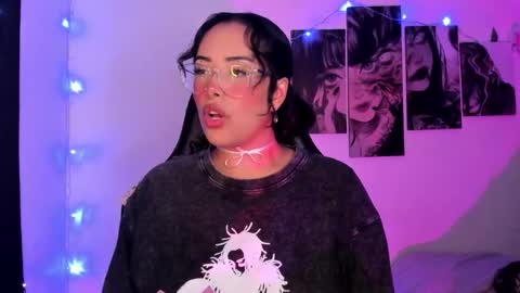 Willow                      Hours 12pm to 630pm Colombian time FRIDAY AND SUNDAY FREE DAYS online show from 01.05.26