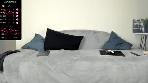 Snapshot of poisonevelyn chatting on 02.19.25 Holy Blonde online show from 02.19.25