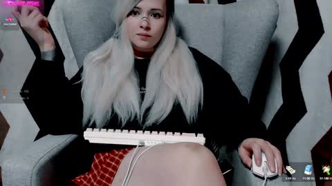 Polly online show from 12.04.24