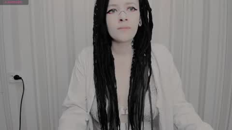 Polly online show from 11.28.25