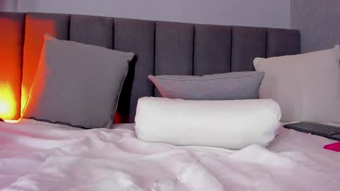 Snapshot of pollybabe_ chatting on 01.11.25 POLLY online show from 01.11.25