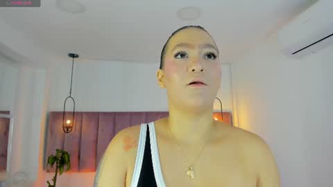 Snapshot of pollybabe_ chatting on 06.16.26 POLLY online show from 06.16.26