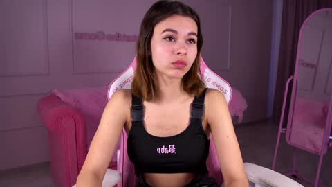 Polly online show from 02.07.25