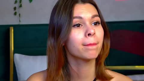 Polly online show from 02.10.25