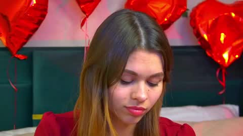 Polly online show from 02.15.25