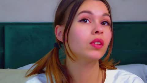 Polly online show from 03.11.25