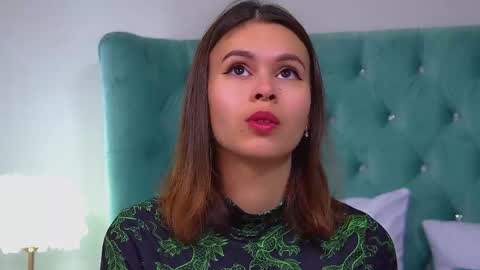 Polly online show from 09.21.25