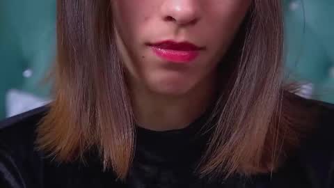 Polly online show from 11.21.25