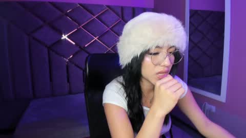 Snapshot of poly_sasha_ chatting on 04.07.26 poly sasha online show from 04.07.26