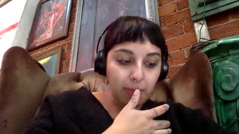 Snapshot of polymamii chatting on 02.02.26 polymamii online show from 02.02.26