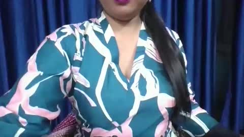 Snapshot of poojalady chatting on 11.13.25 poojalady online show from 11.13.25