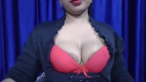 Snapshot of poojalady chatting on 11.28.25 poojalady online show from 11.28.25