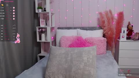 Snapshot of pornogirlx chatting on 02.15.25 Masha online show from 02.15.25