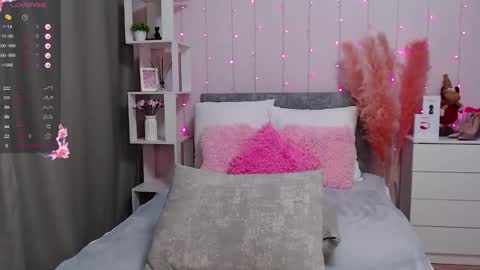 Snapshot of pornogirlx chatting on 02.24.25 Masha online show from 02.24.25