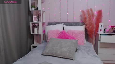 Snapshot of pornogirlx chatting on 02.26.25 Masha online show from 02.26.25