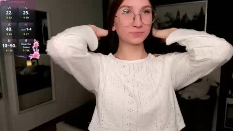 Snapshot of portia_bubbles chatting on 09.12.25 Elizabeth online show from 09.12.25