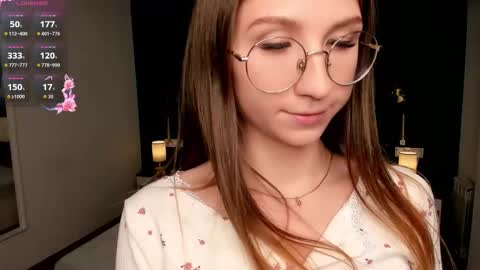 Snapshot of portia_bubbles chatting on 09.18.25 Elizabeth online show from 09.18.25