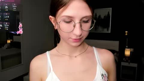 Snapshot of portia_bubbles chatting on 10.09.25 Elizabeth online show from 10.09.25