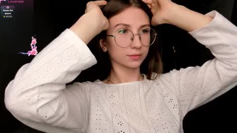 Snapshot of portia_bubbles chatting on 10.22.25 Elizabeth online show from 10.22.25