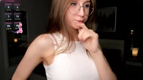 Snapshot of portia_bubbles chatting on 10.28.25 Elizabeth online show from 10.28.25