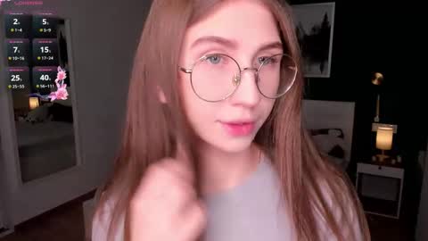 Snapshot of portia_bubbles chatting on 11.20.25 Elizabeth online show from 11.20.25