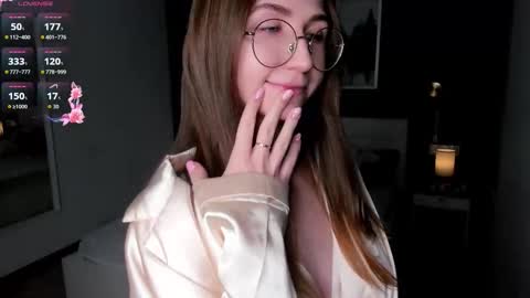 Snapshot of portia_bubbles chatting on 11.24.25 Elizabeth online show from 11.24.25