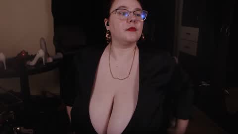 Snapshot of posh_mistress chatting on 12.17.24 PoshMistres online show from 12.17.24