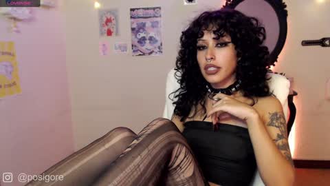 Anna Goth independient model online show from 12.17.24