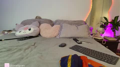 Anna Goth independient model online show from 11.14.25