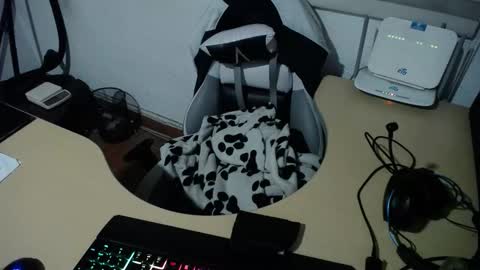 powerfulzeus2 online show from 09.17.25