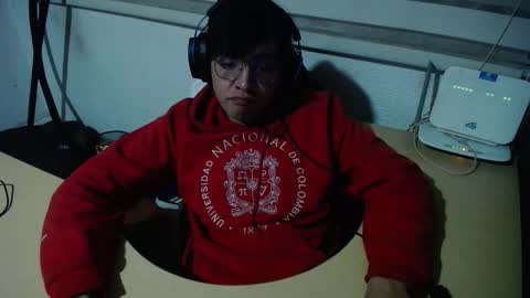 powerfulzeus2 online show from 11.24.25