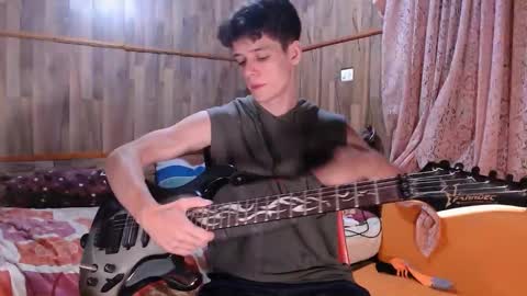 Snapshot of powertwinky chatting on 12.07.24 chris independent online show from 12.07.24