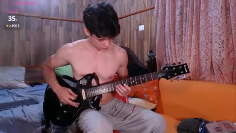 Snapshot of powertwinky chatting on 12.18.24 chris independent online show from 12.18.24