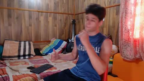 Snapshot of powertwinky chatting on 02.02.25 chris independent online show from 02.02.25