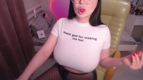 Lina online show from 03.10.25