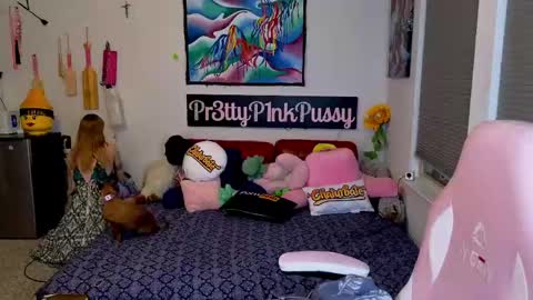 Snapshot of pr3ttyp1nkpussy chatting on 04.17.26 Evangeline Eva Darling online show from 04.17.26