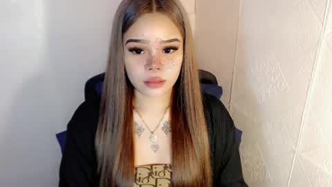 MAXXINE online show from 02.12.25