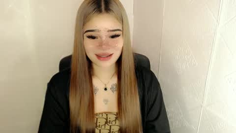 MAXXINE online show from 03.05.25