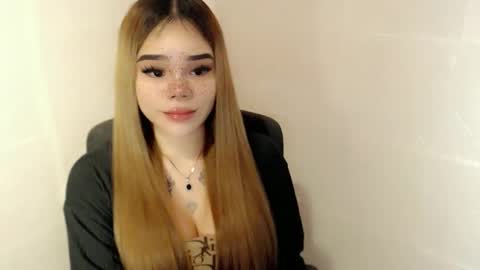 MAXXINE online show from 04.25.26