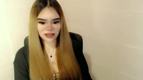 Snapshot of preciousangel69xxx chatting on 05.14.26 MAXXINE online show from 05.14.26